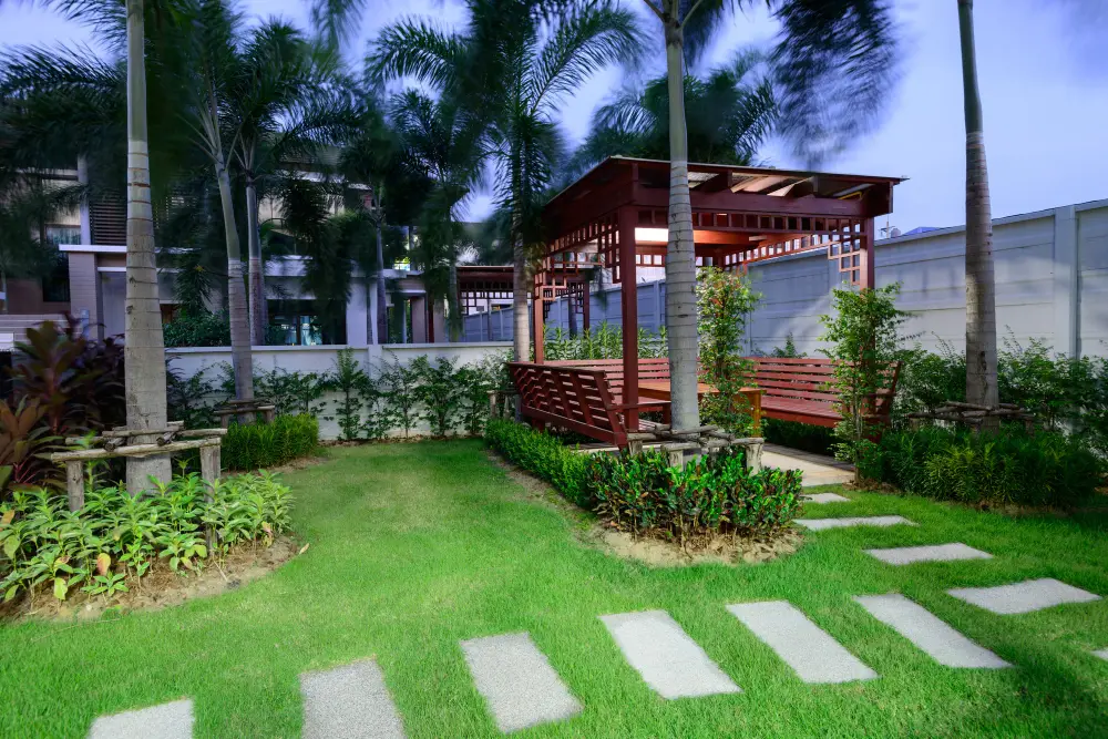 tambah taman saat renovasi rumah bagian depan