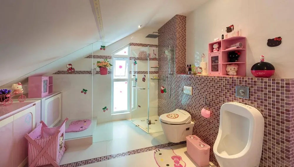 kamar mandi dengan gaya hello kitty