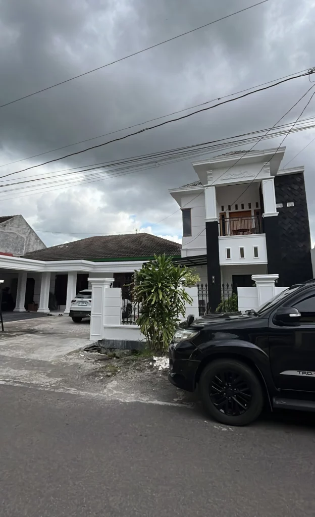 renovasi rumah dari kontraktor surabaya untuk pak Banu