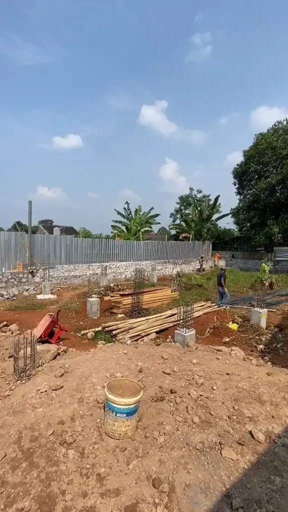 Galian pondasi di pak atet progress