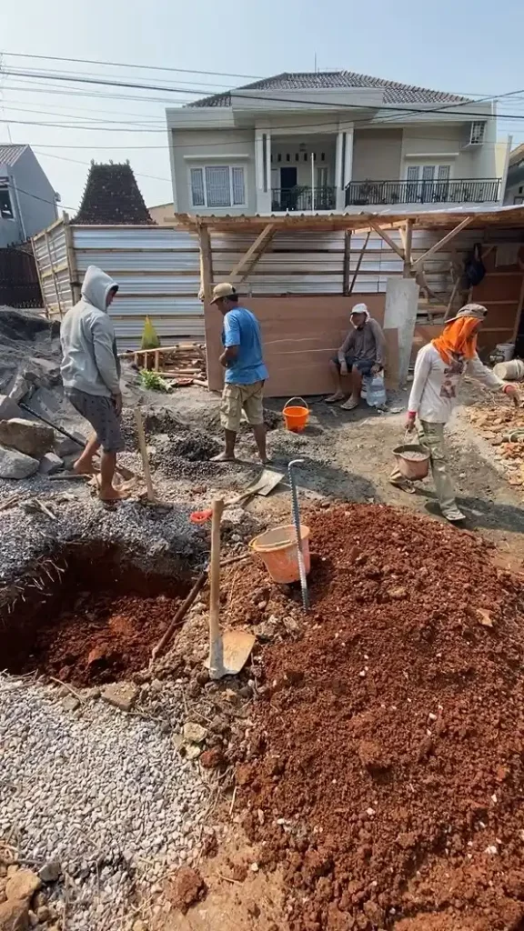 Proses galian pondasi pak atet