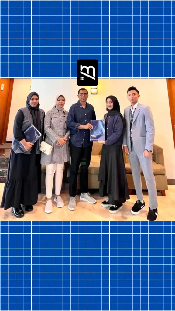 foto serah terima saat rumah pak atet sudah jadi