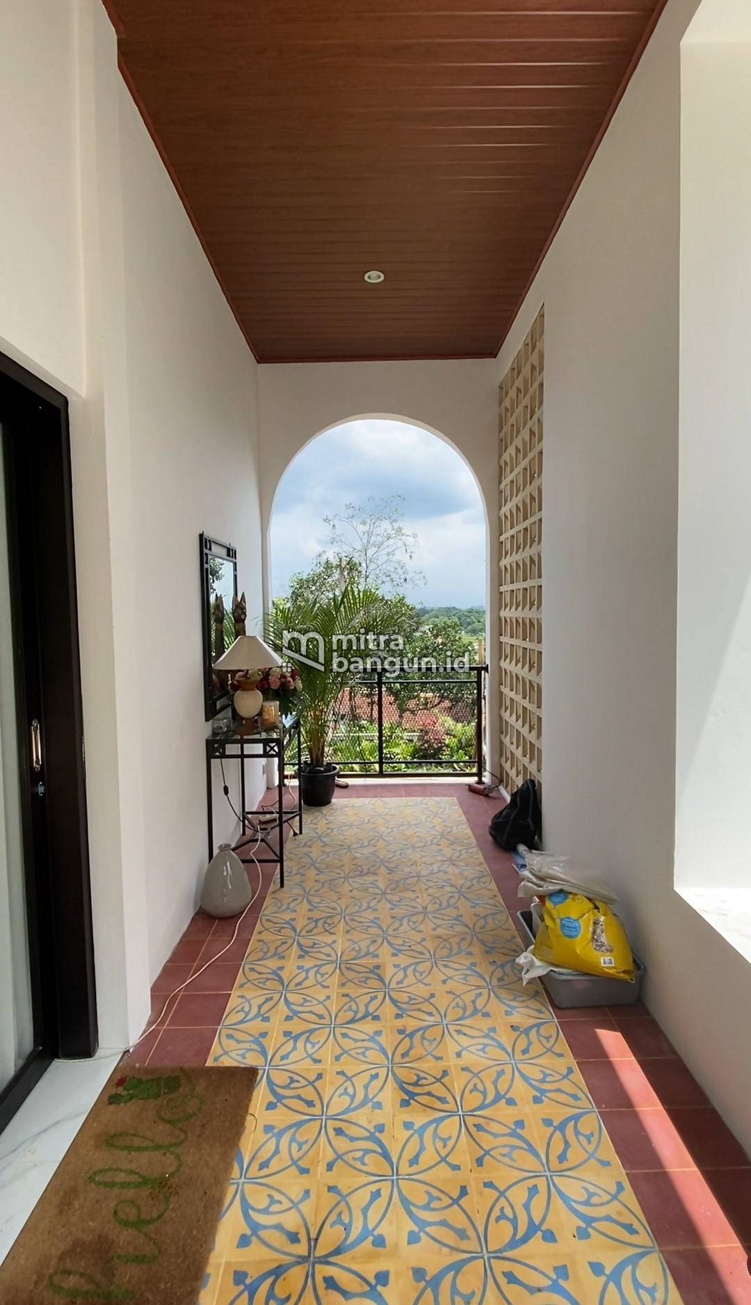 Foto Bangun Rumah 1 Lantai yang Nyaman dan Sejuk oleh arsitek Medan