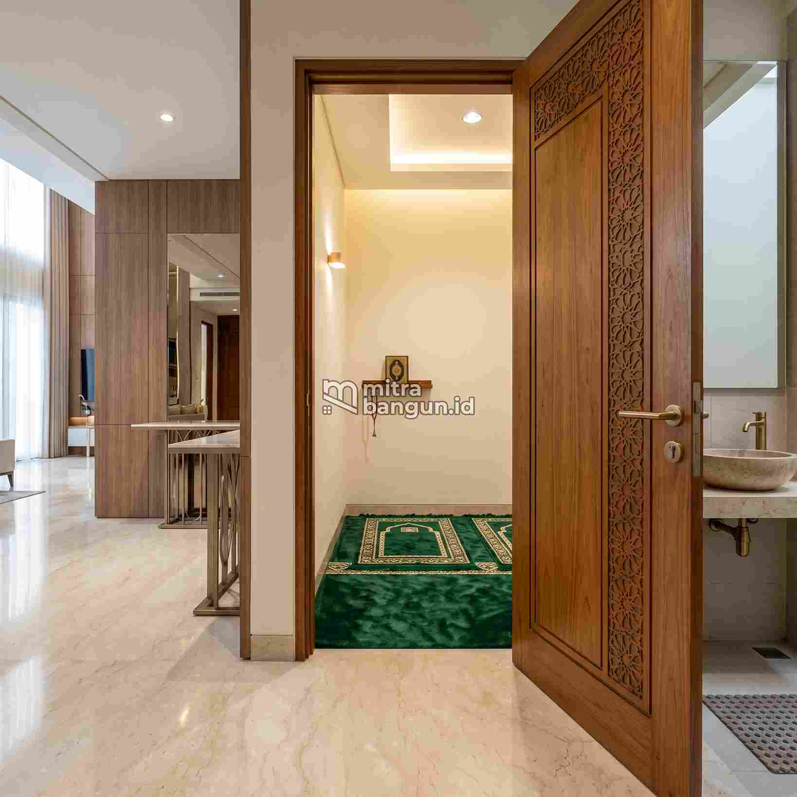 pintu kayu untuk mushola di rumah