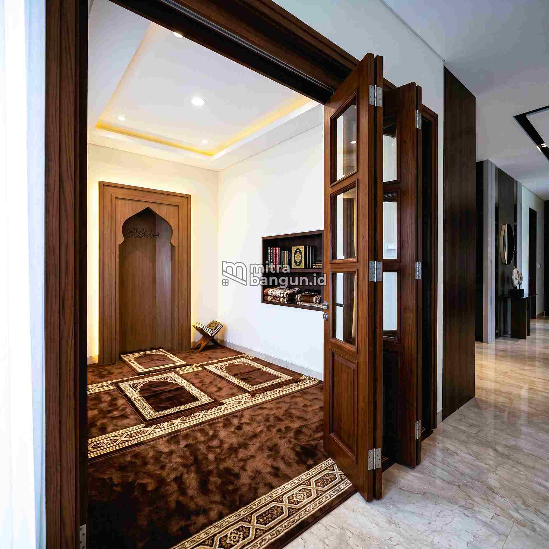 pintu lipat untuk mushola rumah